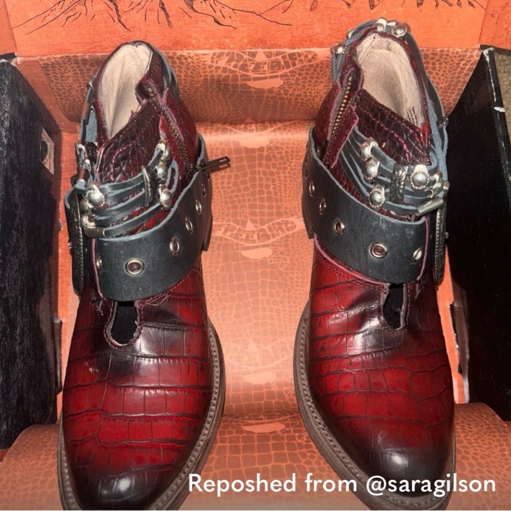 Freebird by Steven Saloon Red and Black Ankle Boots - EUC